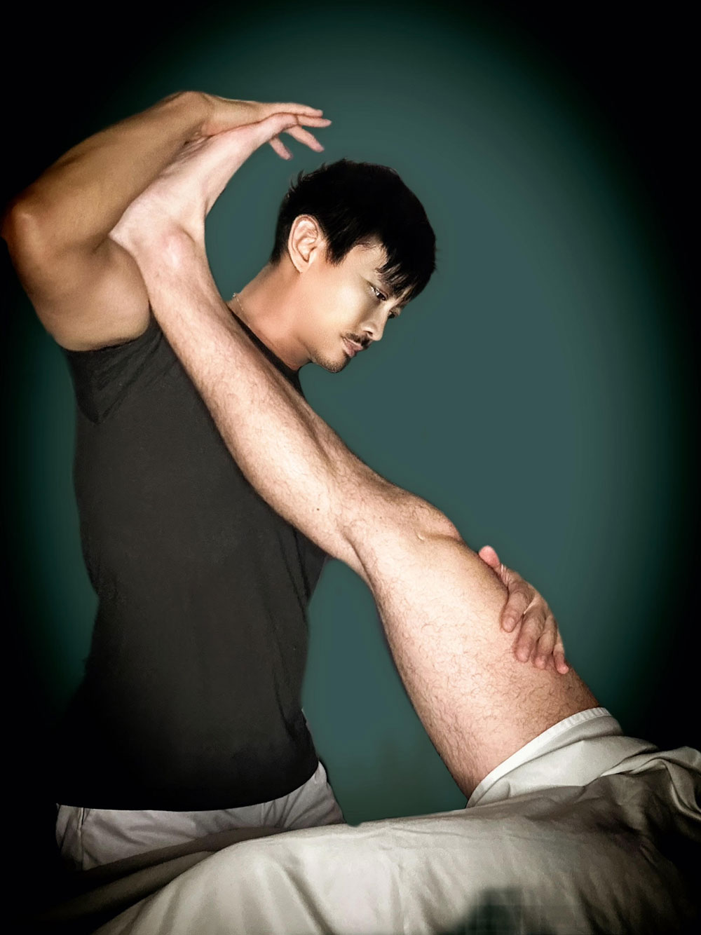 image of parker performing span massage